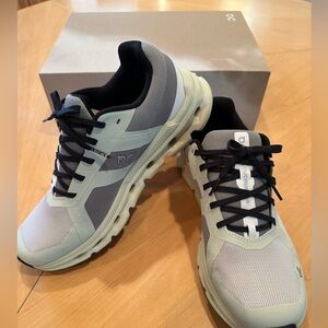 Women’s Tennis Shoes On Cloudrunner
